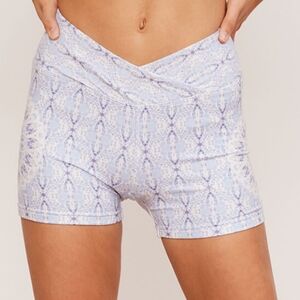 Wolven Aquarius Crossover High-Waisted Short - Small